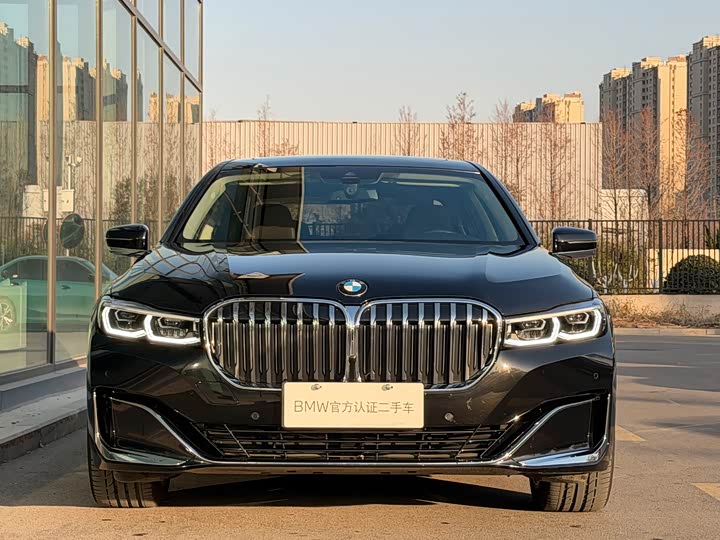 Фото 3 - BMW 7 Series