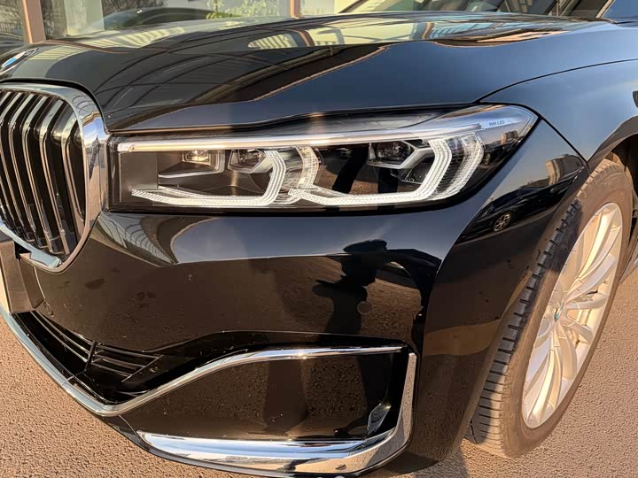 Фото 32 - BMW 7 Series