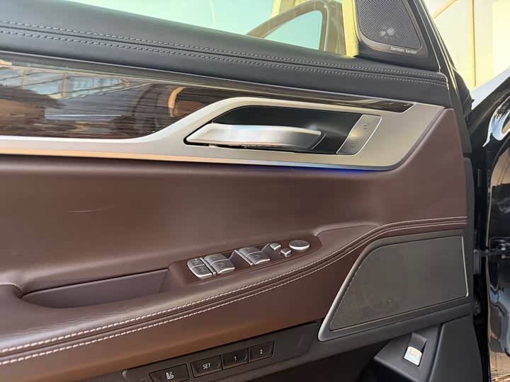 Фото 6 - BMW 7 Series