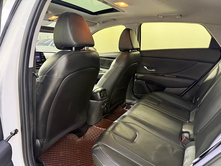 Фото 14 - Hyundai Elantra N line