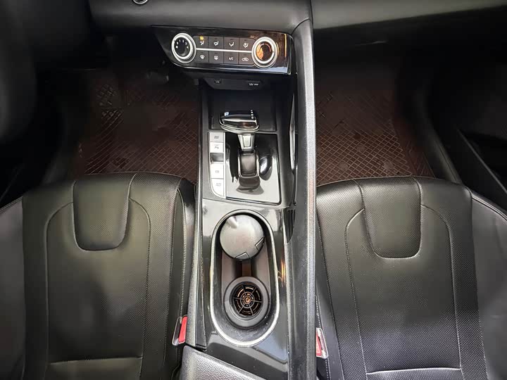 Фото 16 - Hyundai Elantra N line