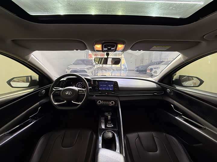 Фото 17 - Hyundai Elantra N line