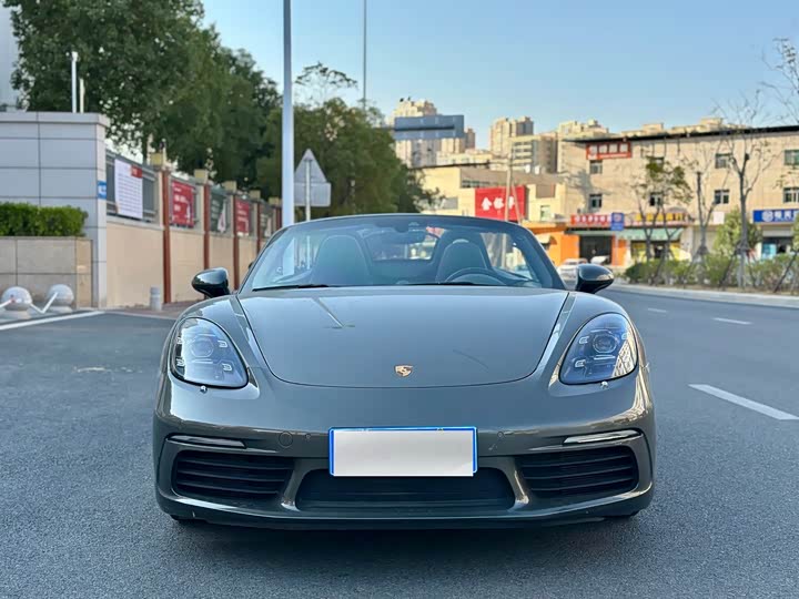 Фото 1 - Porsche 718