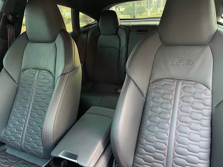 Фото 9 - Audi RS 7