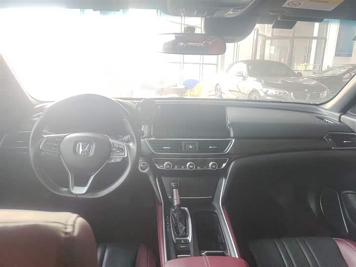 Фото 10 - Honda Inspire