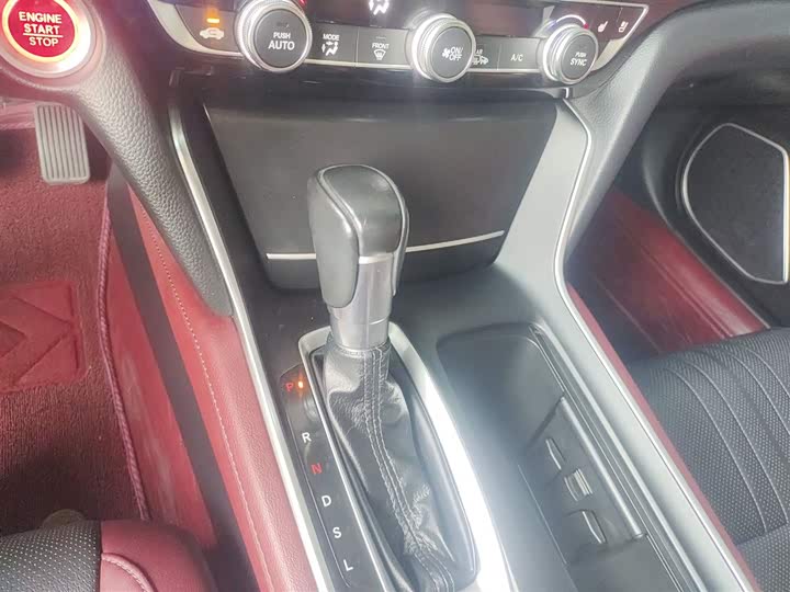 Фото 14 - Honda Inspire