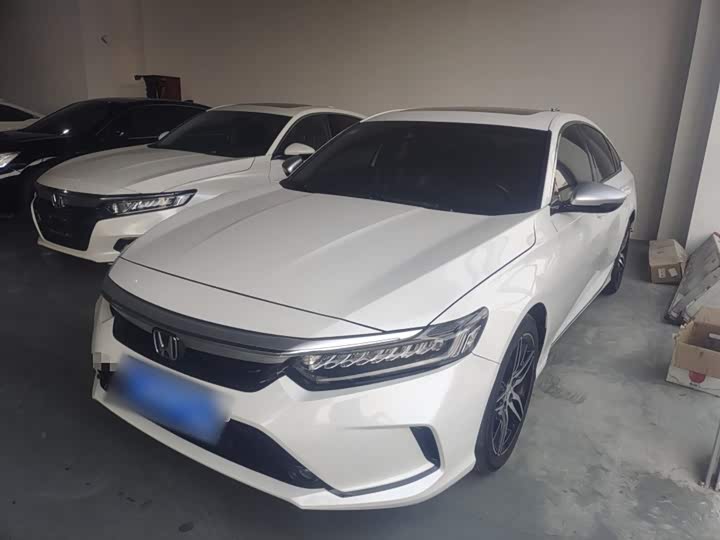 Фото 2 - Honda Inspire