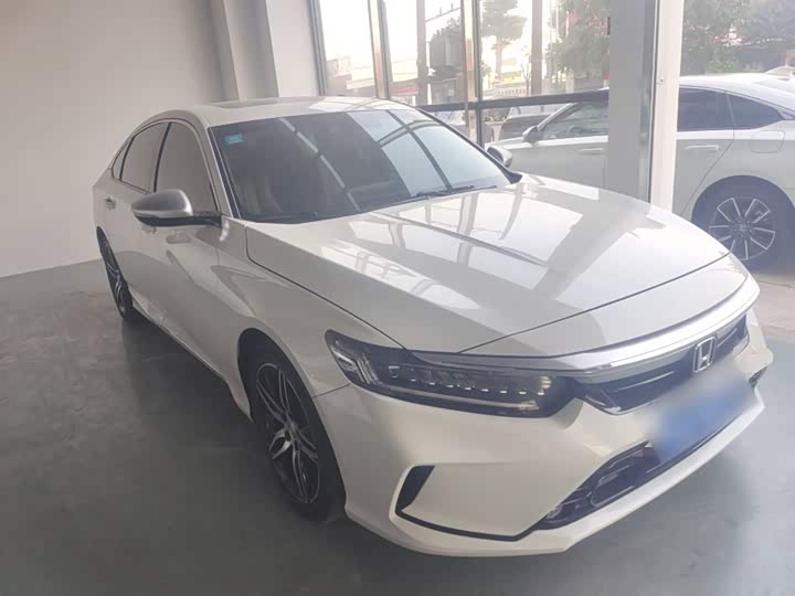 Фото 4 - Honda Inspire