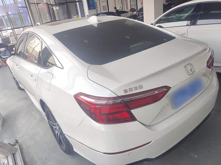 Фото 5 - Honda Inspire