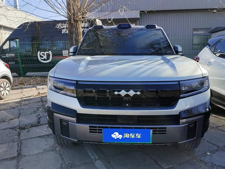 Фото 2 - BYD FangChengBao Leopard 8