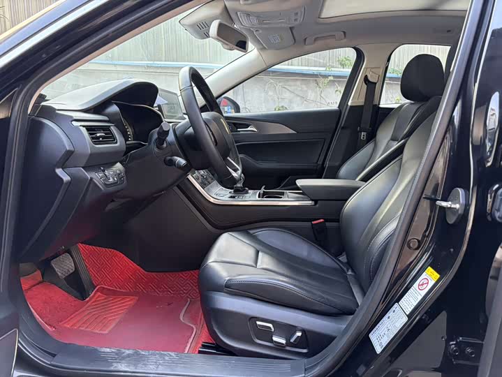 Фото 12 - Hongqi H5