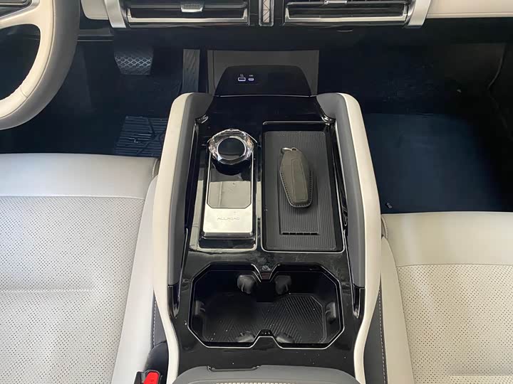 Фото 5 - Chery iCar 03