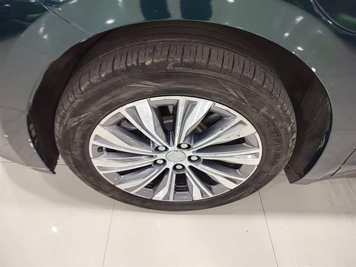 Фото 23 - Hongqi E-QM5