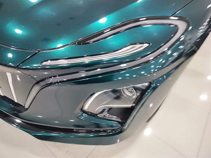 Фото 24 - Hongqi E-QM5