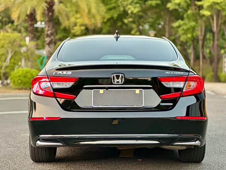 Фото 5 - Honda Accord