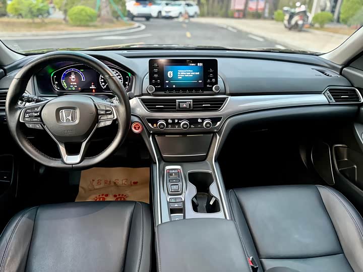 Фото 9 - Honda Accord