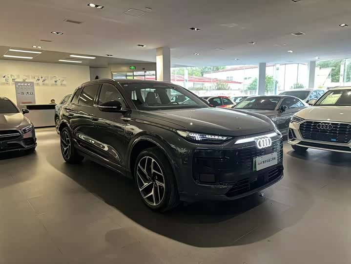 Фото 2 - Audi Q6L e-tron