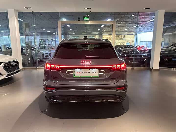 Фото 6 - Audi Q6L e-tron