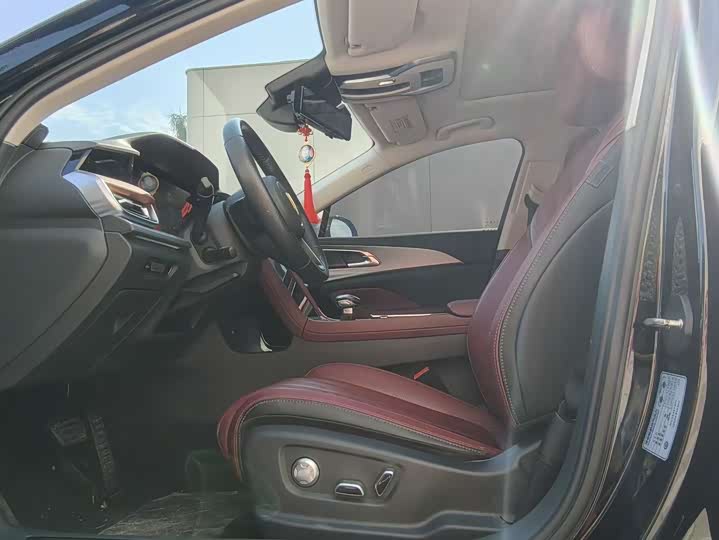 Фото 4 - Hongqi H5