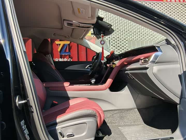 Фото 5 - Hongqi H5