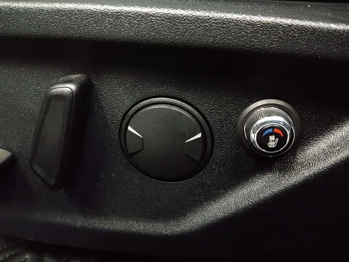 Фото 15 - Ford Focus