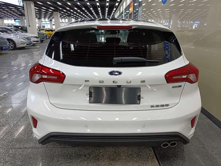 Фото 5 - Ford Focus