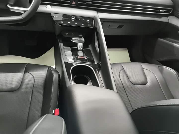 Фото 14 - Hyundai Elantra N line