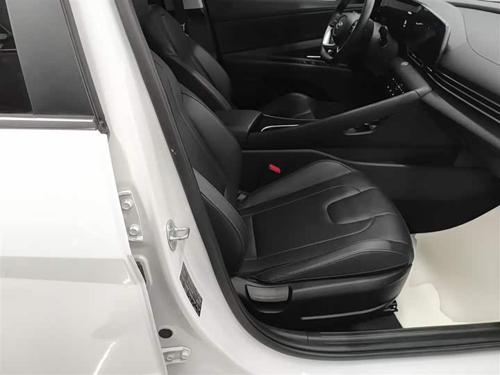 Фото 25 - Hyundai Elantra N line