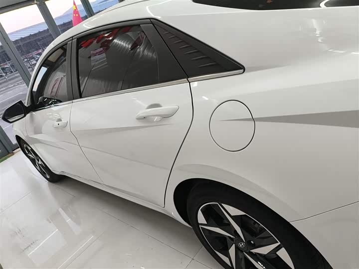 Фото 5 - Hyundai Elantra N line