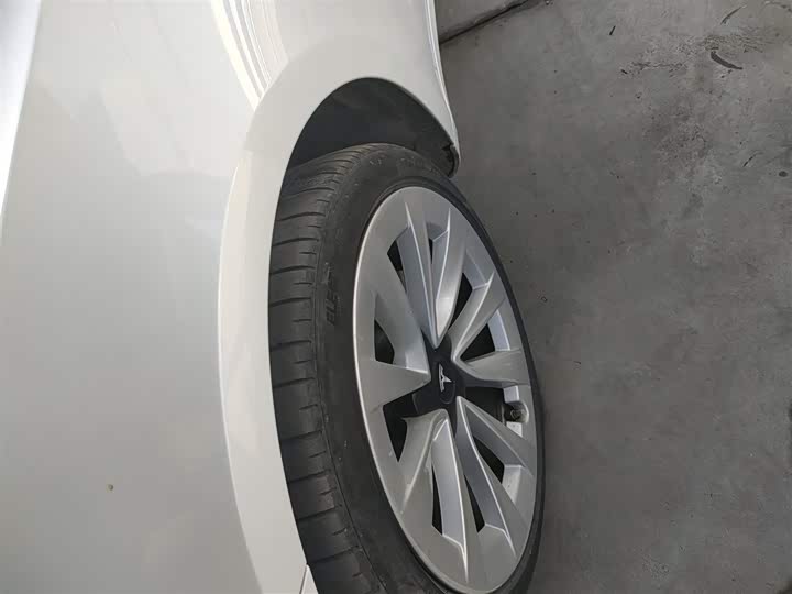 Фото 23 - Tesla Model 3