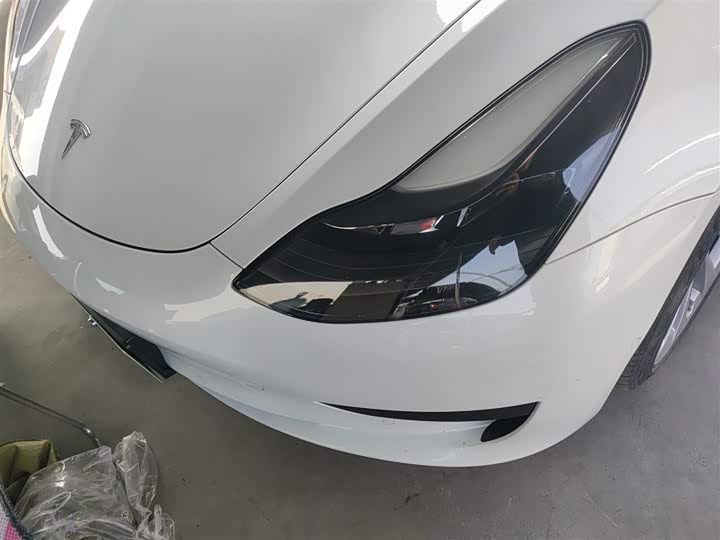 Фото 24 - Tesla Model 3