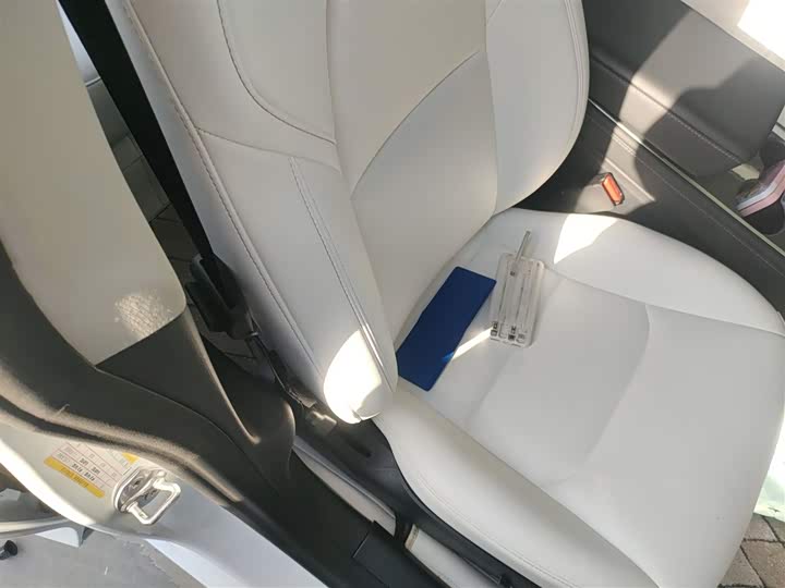 Фото 25 - Tesla Model 3