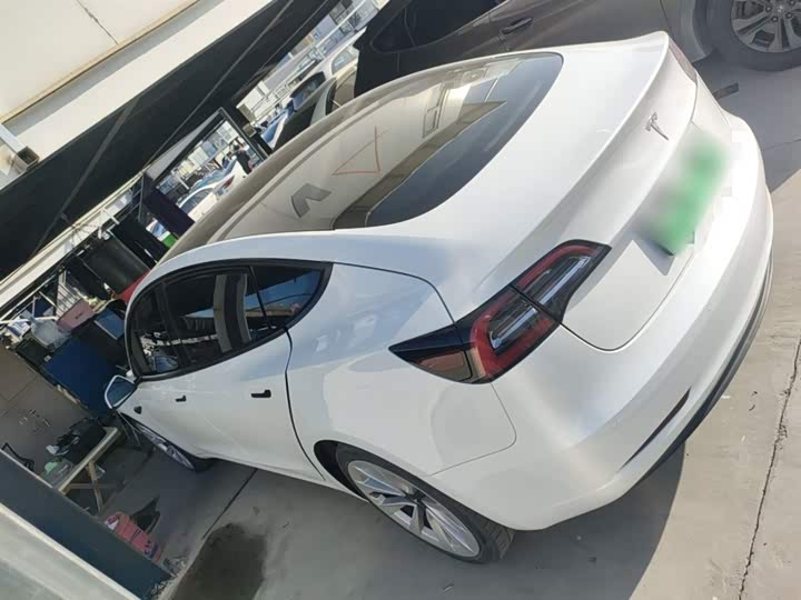Фото 5 - Tesla Model 3