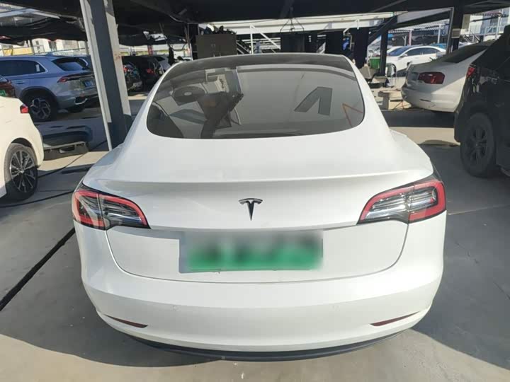 Фото 6 - Tesla Model 3