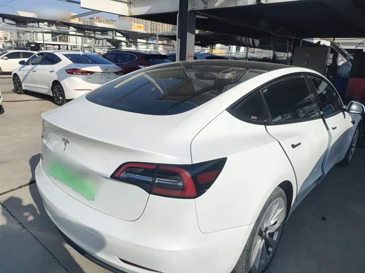 Фото 7 - Tesla Model 3