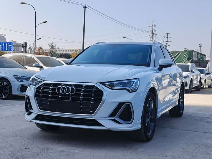 Фото 1 - Audi Q3