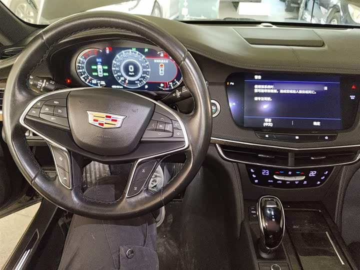 Фото 10 - Cadillac CT6