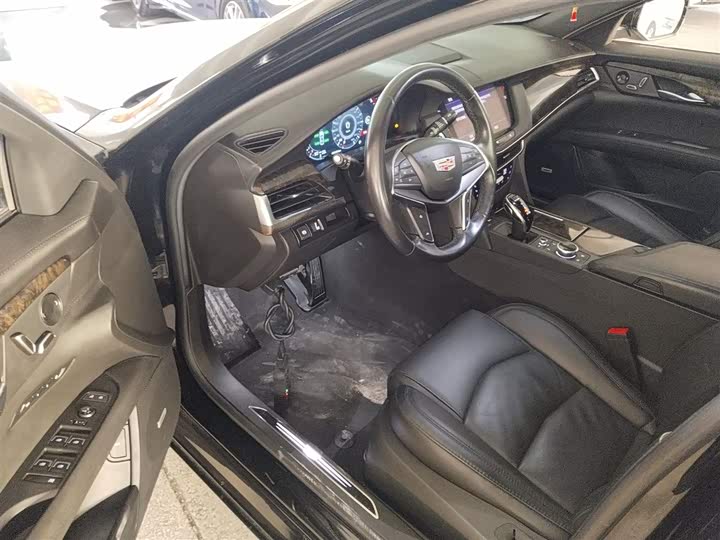 Фото 16 - Cadillac CT6