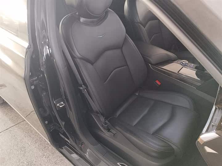 Фото 25 - Cadillac CT6