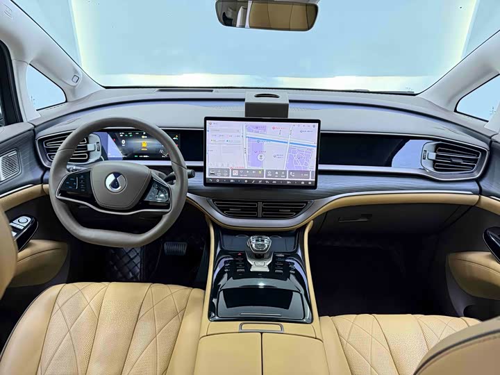 Фото 7 - Denza D9