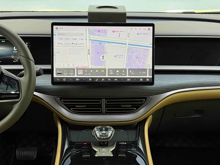 Фото 9 - Denza D9