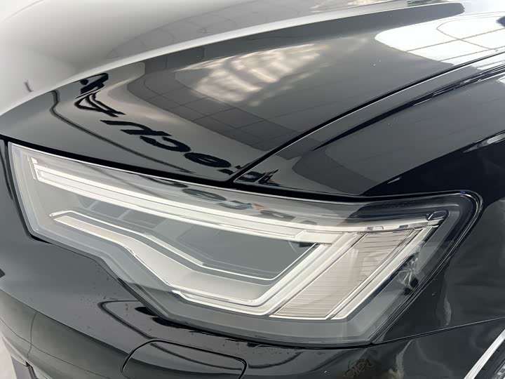 Фото 16 - Audi A6L