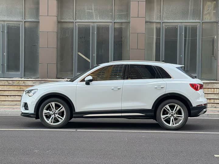 Фото 8 - Audi Q3