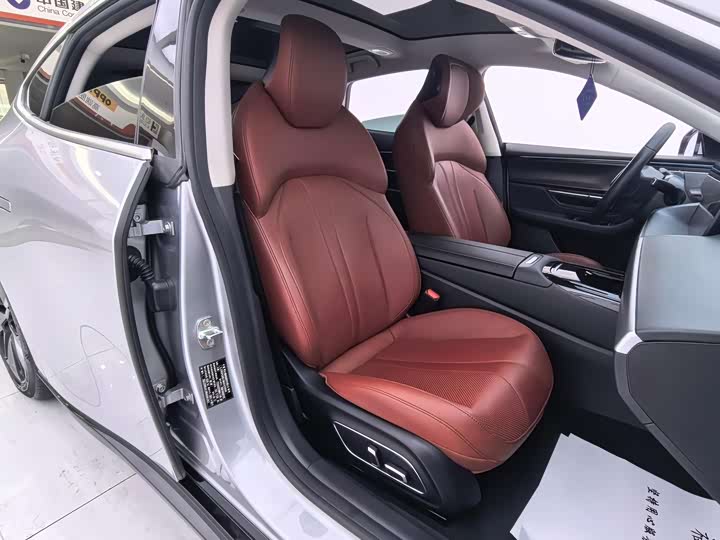 Фото 10 - XPeng P7