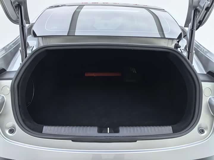 Фото 23 - XPeng P7