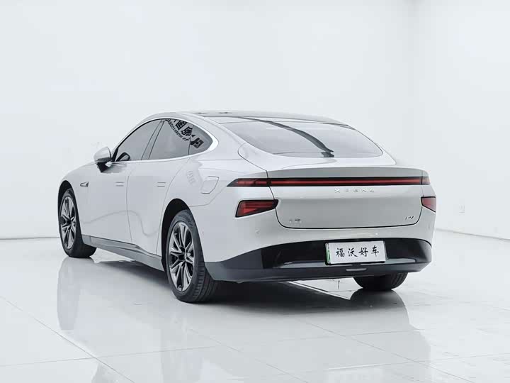 Фото 28 - XPeng P7