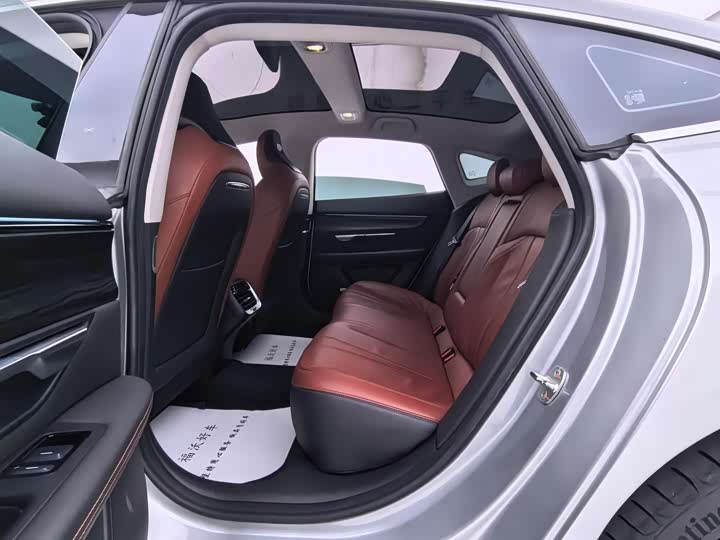 Фото 9 - XPeng P7