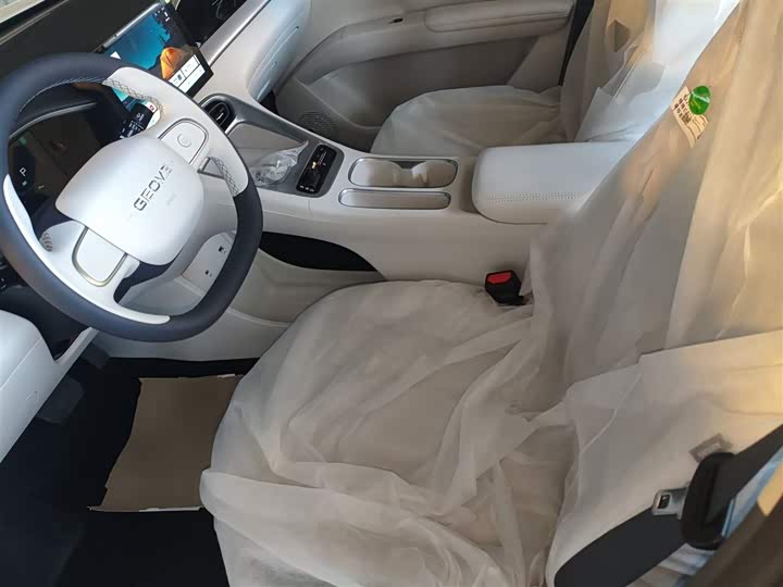 Фото 15 - Geely Galaxy Geome