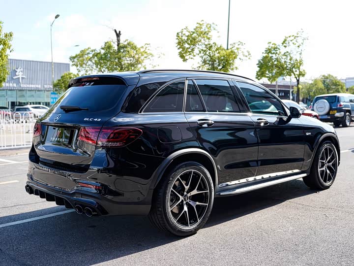 Фото 16 - Mercedes-Benz GLC-Class AMG