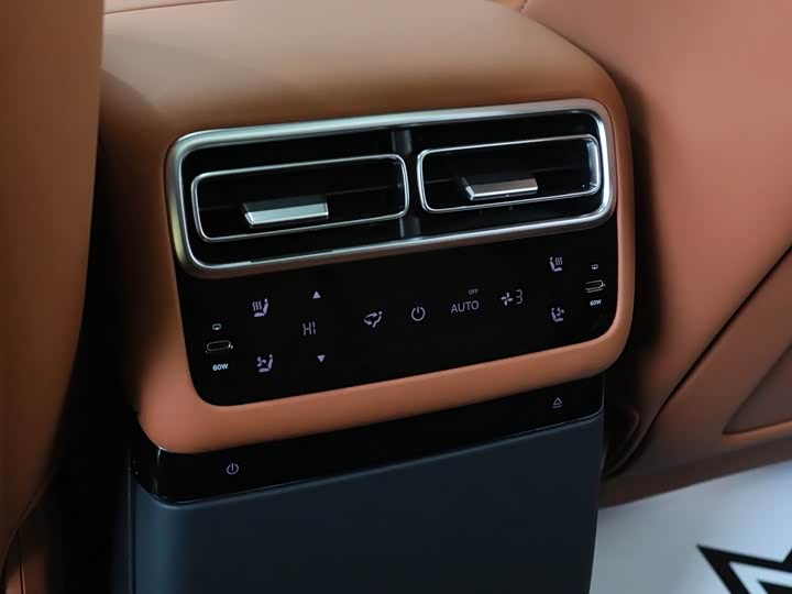 Фото 15 - LiXiang L6